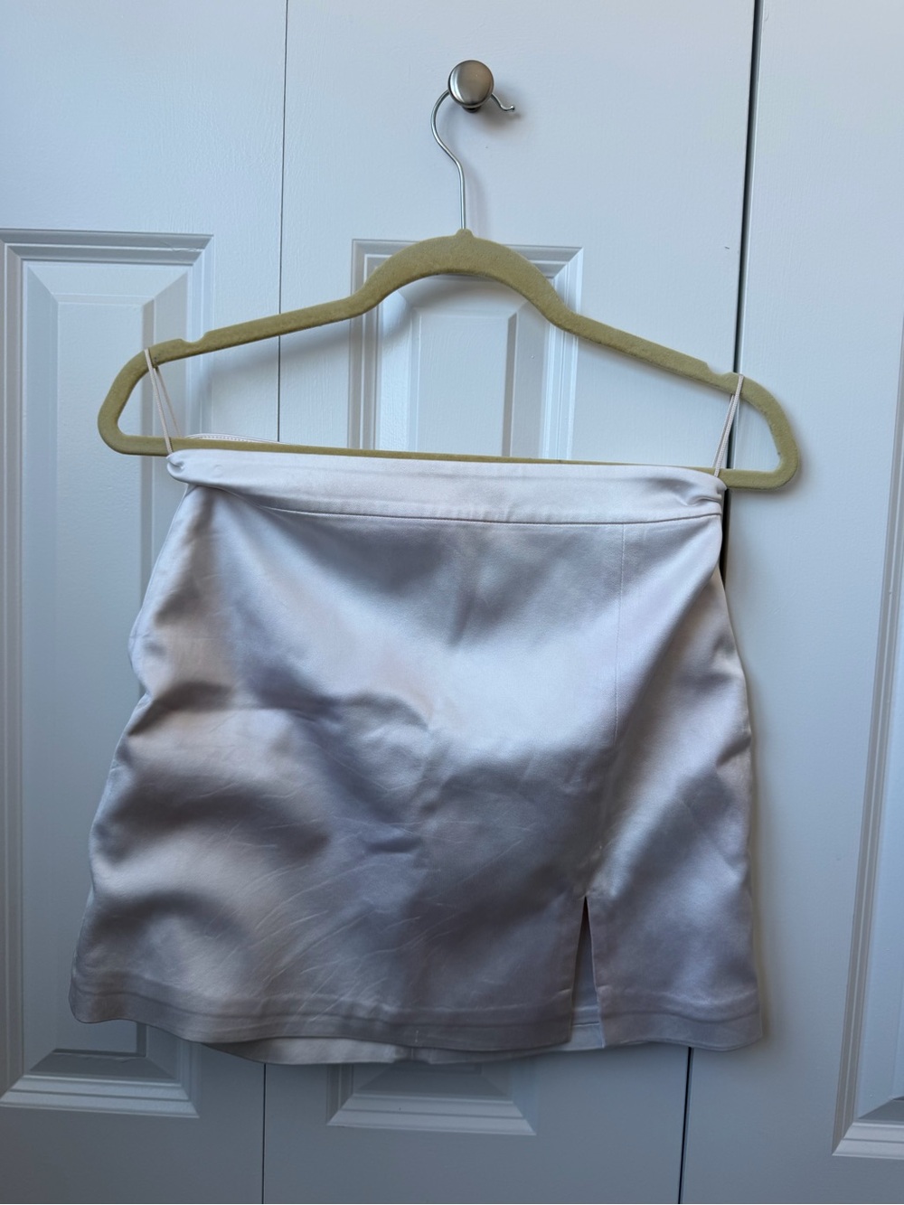 Wilfred White Satin Mini Skirt with Center Back Zipper